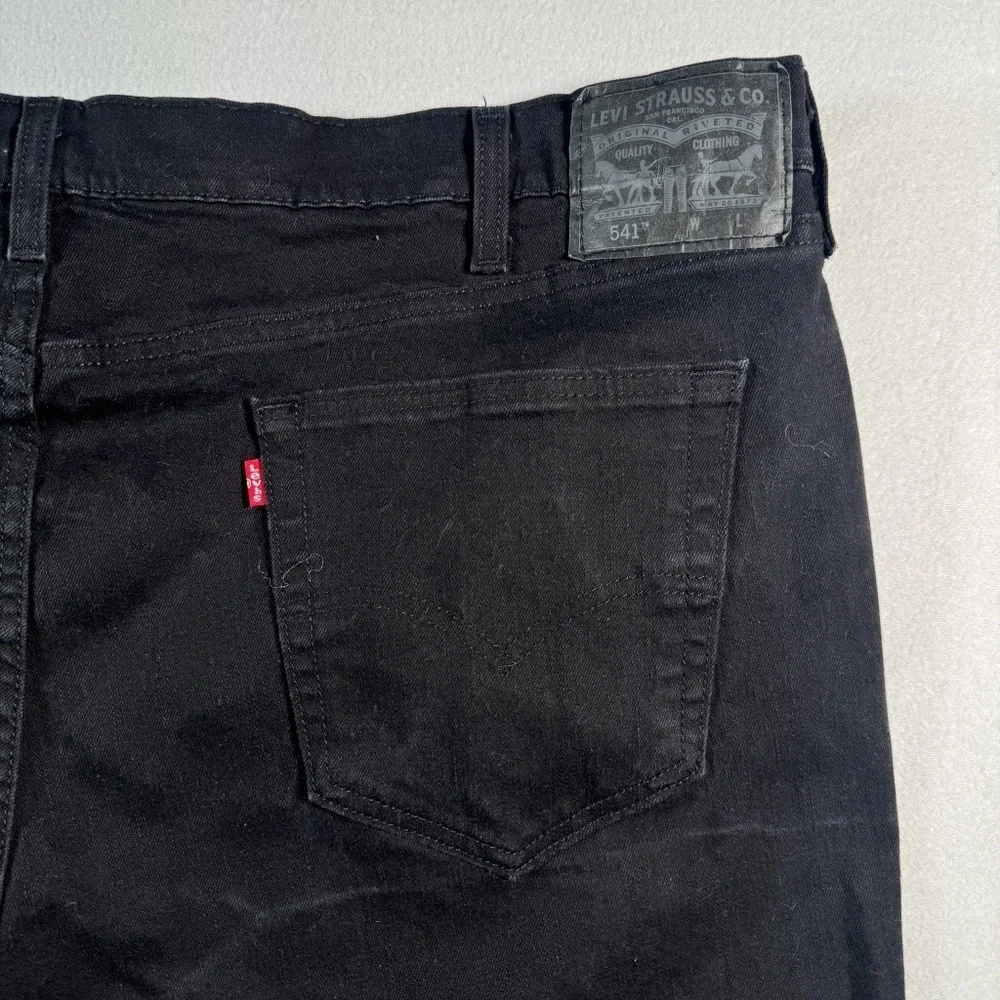 Levis Jeans Mens 48x32 Black 541 Straight Mid Rise